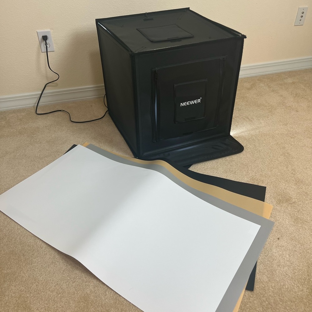 NEEWER Photo Studio Light Box with 4 Backdrops
